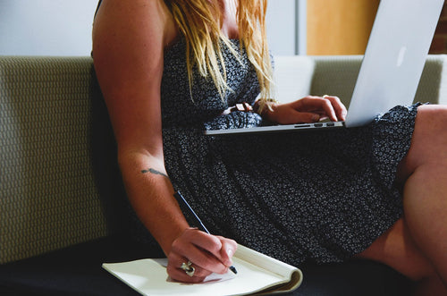Work-From-Home Moms and the Struggles They Face