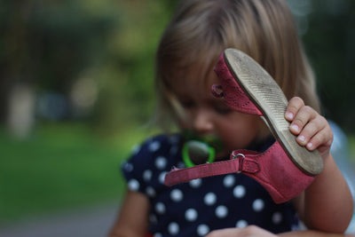 How to Size Your Child's Feet & Choose The Right Shoes
