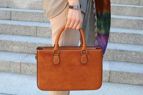 Tips for Buying An Elegant Handbag