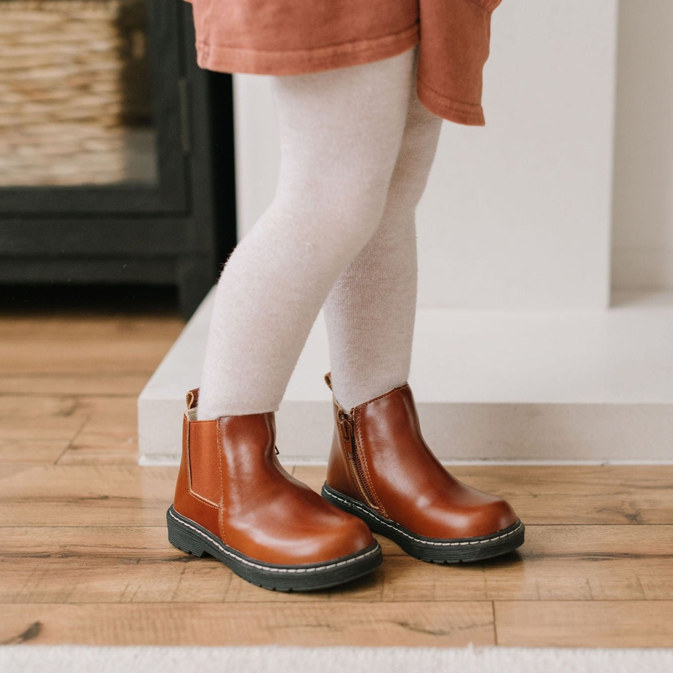 Womens cognac hotsell chelsea boots