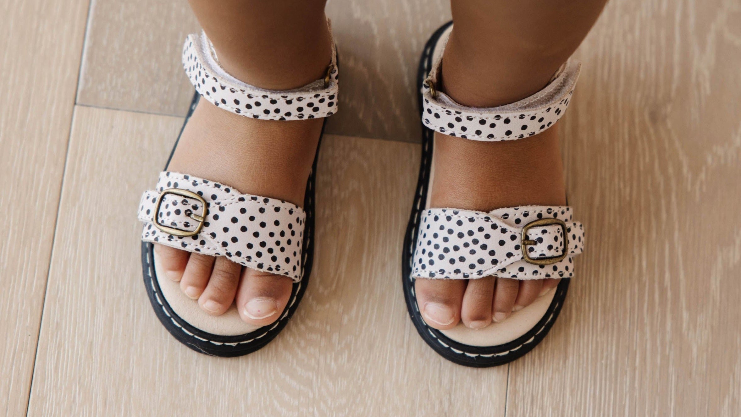 靴 FLOAT-SOLE SANDALS 7042FlowerSandy_SILVERWHITESOL