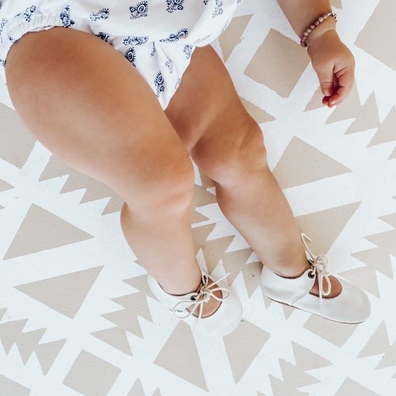 Dove - Lace-Up Mary Jane - Soft Sole